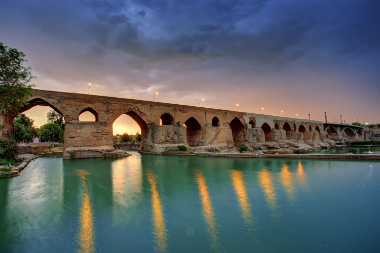 The Sasanid Bridge. Built stout, 1700 years ago.